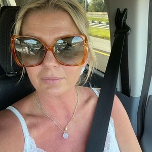 Meet your Posher, Jenn